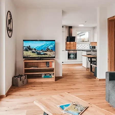 Zweite Heimat With Garden & Underground Parking Space - An Alpenluxus Appartement, Zillertal Fuegen Exterior photo